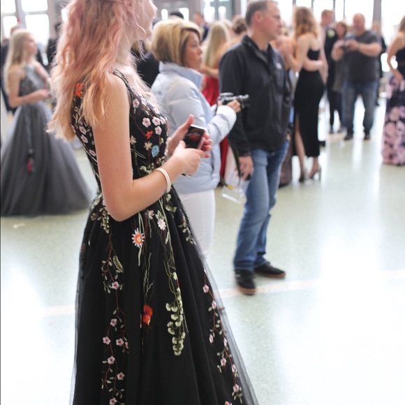 PROM DRESS!!!! - Picture 5 of 6